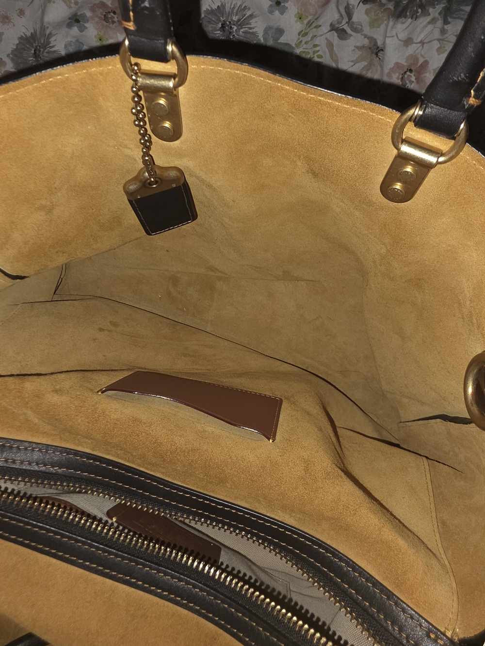 Coach Rogue 39 Pebble Leather Bag - Picture 6 of 13